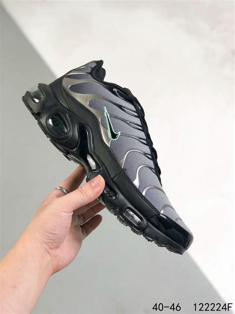 vapormax plus yupoo